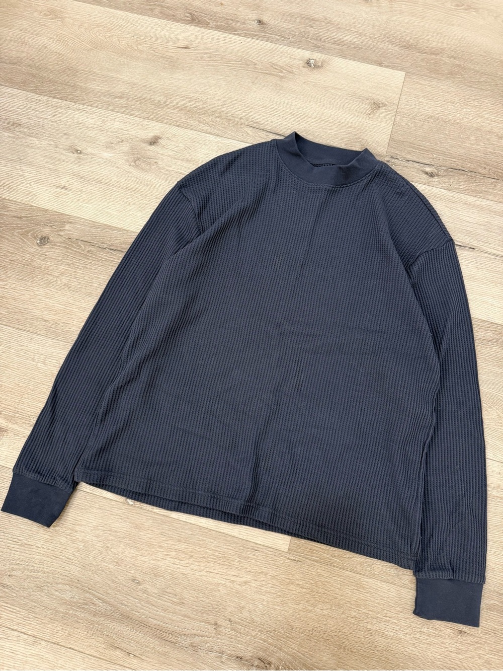 Old Navy Men's Medium Black Waffle Knit Thermal Long Sleeve Crewneck Shirt